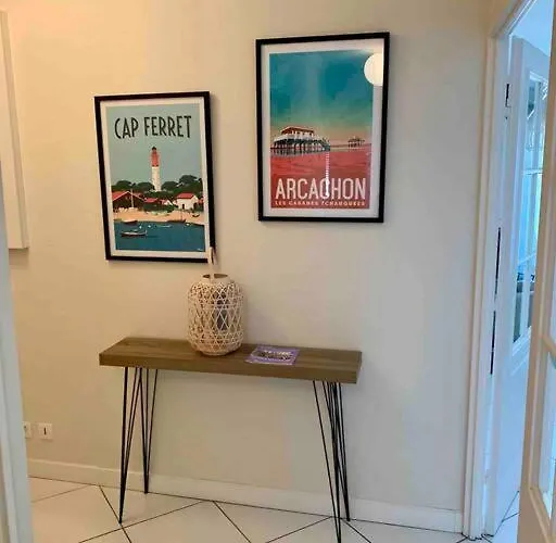 In Arcachon, Near The Apartamento *