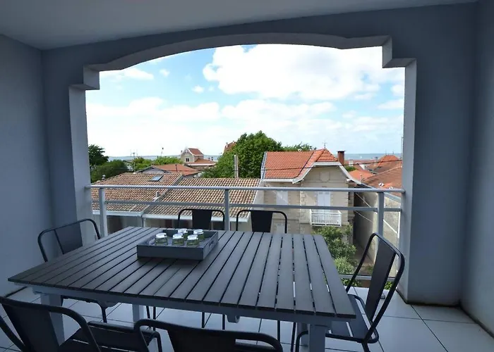 In Arcachon, Near The Apartamento